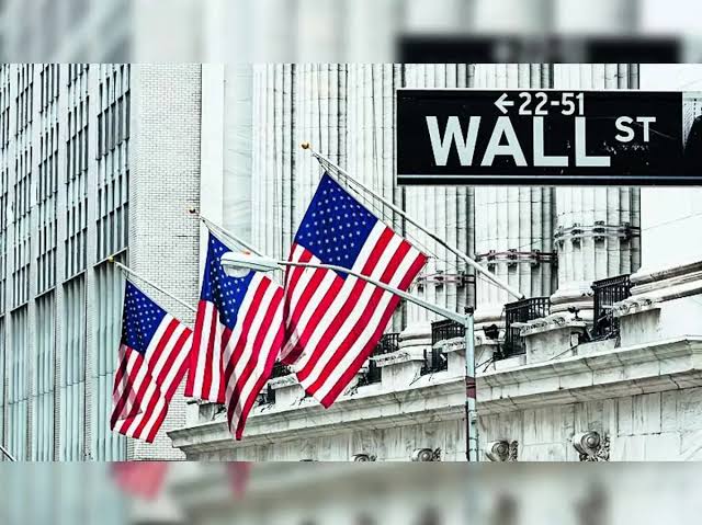 Weekly Market Insights | Wall Street Finishes Strong in Complicated Week